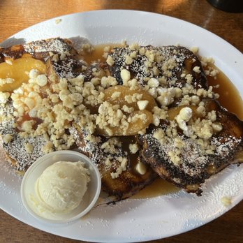 Eggs 'n Things - Apple cinnamon French toast - American Near Me - Kapolei, Hawaii Eggs 'n Things - Apple cinnamon French toast - American Near Me - Kapolei, Hawaii