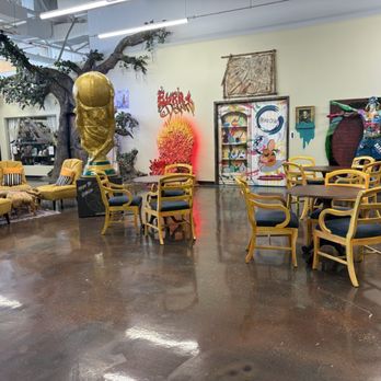 Van Goghblin Cafe - Seating area - Coffee & Tea Near Me - Orlando, Florida Van Goghblin Cafe - Seating area - Coffee & Tea Near Me - Orlando, Florida