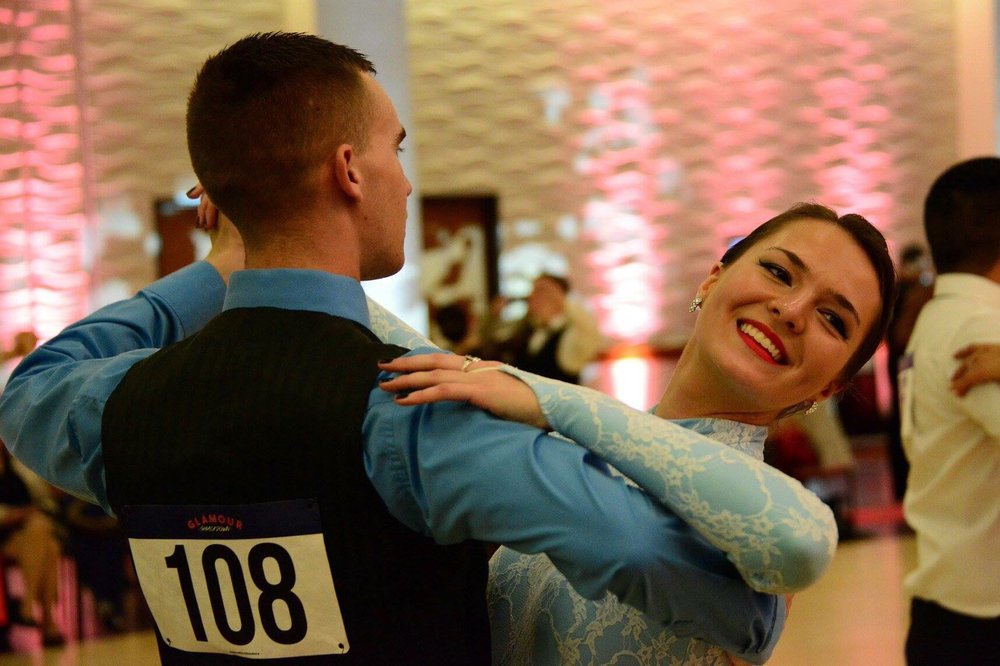 Bravo Dancing Ballroom Academy Logo