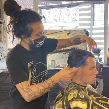 Ronin Barber Shop - Barbers Near Me - Costa Mesa, California