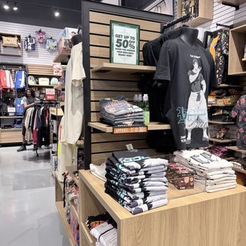 BoxLunch - Women's Clothing Near Me - Orlando, Florida BoxLunch - Women's Clothing Near Me - Orlando, Florida