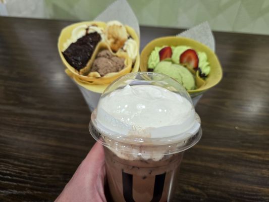 B-Bee Crepe & Umacha by null