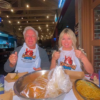 Crawfish Cave - Ambiance - Cajun/Creole Near Me - Fullerton, California