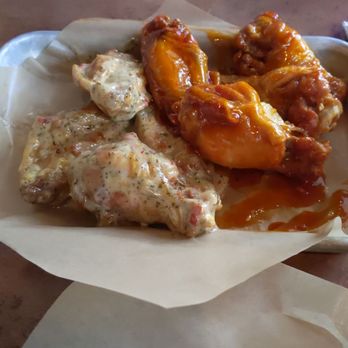 Buffalo Wild Wings - Wings - Sports Bars Near Me - Kent, Ohio