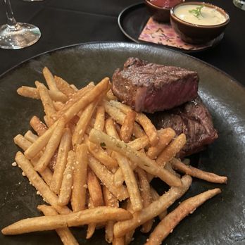 Solera - steak frites - Lounges Near Me - Honolulu, Hawaii