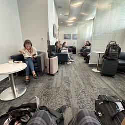 Delta Sky Club - The cramped space in the Sky Club