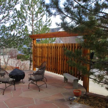 Garden Art Landscaping - Cedar Single Rail Pergola Red Flagstone Hardscape Patio - Landscape Architects or Designers Near Me Garden Art Landscaping - Cedar Single Rail Pergola Red Flagstone Hardscape Patio - Landscape Architects or Designers Near Me