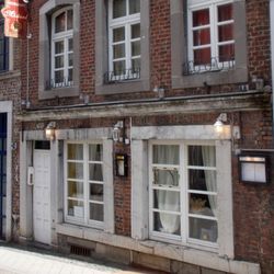 Mostard Restaurant - Die Front am Morgen