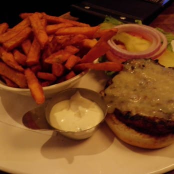 Moxies Fairview Mall Restaurant - Canadian (New) Near Me - North York, Ontario Moxies Fairview Mall Restaurant - Canadian (New) Near Me - North York, Ontario