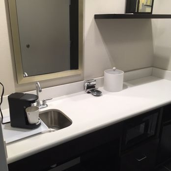 Hampton Inn & Suites Roanoke-Downtown - Coffee area - Hotels Near Me - Roanoke, Virginia Hampton Inn & Suites Roanoke-Downtown - Coffee area - Hotels Near Me - Roanoke, Virginia