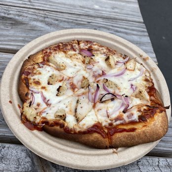 Locust Cider - BBQ chicken flatbread pizza - Cideries Near Me - Woodinville, Washington Locust Cider - BBQ chicken flatbread pizza - Cideries Near Me - Woodinville, Washington