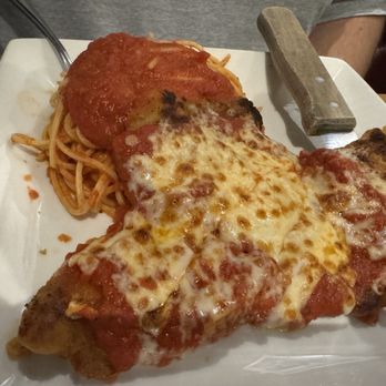 Johnny Rocco's Italian Grill - Chicken parm - Italian Near Me - St. Catharines, Ontario