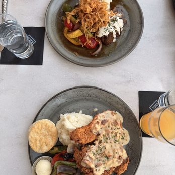Reunion Kitchen + Drink - Slow Braised Short Ribs & Rosemary's Chicken & Biscuits - New American Near Me - Santa Barbara, California Reunion Kitchen + Drink - Slow Braised Short Ribs & Rosemary's Chicken & Biscuits - New American Near Me - Santa Barbara, California