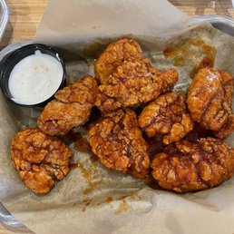 10 Boneless Wings 10 Boneless Wings