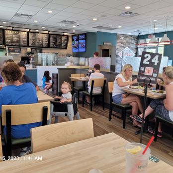 McAlister's Deli - Dining room - Sandwiches Near Me - Granbury, Texas