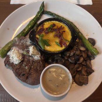 Land Ocean Restaurant Meridian - Filet Mignon - New American Near Me - Meridian, Idaho