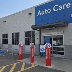 Walmart Auto Care Centers - Customer entrance