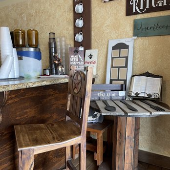 Don Jose Mexican Restaurant - Entrance area when you look to the right - Mexican Near Me - Angleton, Texas