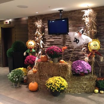 Four Points by Sheraton Niagara Falls - Front Lobby (October 2013) - Hotels Near Me - Niagara Falls, New York Four Points by Sheraton Niagara Falls - Front Lobby (October 2013) - Hotels Near Me - Niagara Falls, New York