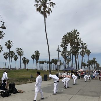 Venice Beach Boardwalk - Beaches Near Me - Venice, California Venice Beach Boardwalk - Beaches Near Me - Venice, California