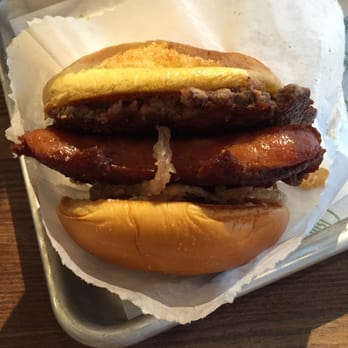 Shake Shack Dumbo - Bacon cheddar brat burger - Burgers Near Me - Brooklyn, New York
