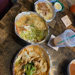 Vallarta and the quesadilla with queso bean dip is fantastic aye aye aye! Wonderful pic service makes this a delicious meal.