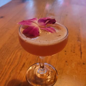 Izzy Rose - Bella Donna cocktail - Cocktail Bars Near Me - Brooklyn, New York