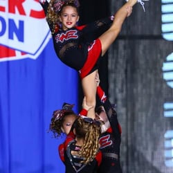 Woodlands Elite Cheer Katy - Team work at it's finest!