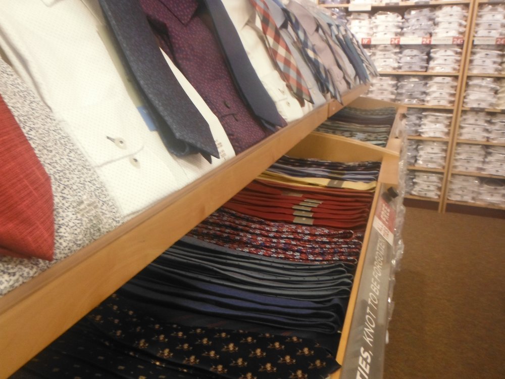 VAN HEUSEN FACTORY OUTLET Updated June 2024 2 Common Ct, North