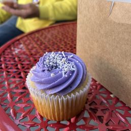 Daisy Cupcake