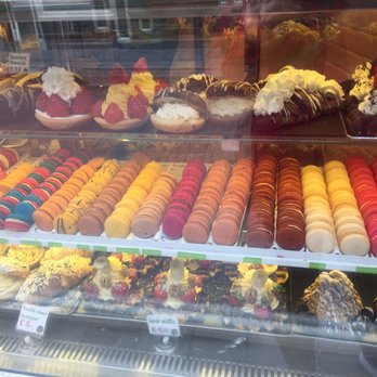 Metropolitan - Display case of wonderful looking desserts - Ice Cream & Frozen Yogurt Near Me - Amsterdam, New Hampshire