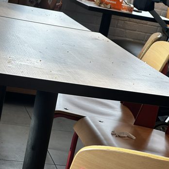 Popeyes Louisiana Kitchen - Dirty tables - Fast Food Near Me - Jackson Township, New Jersey Popeyes Louisiana Kitchen - Dirty tables - Fast Food Near Me - Jackson Township, New Jersey