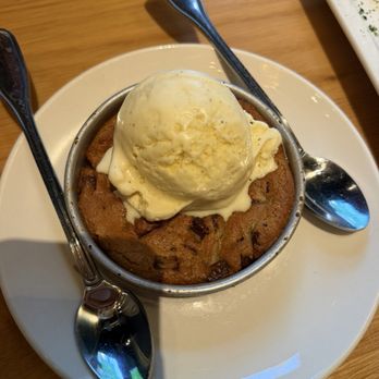 Bj's Restaurant & Brewhouse - Mini Chocolate Chunk Pizookies Platter - Breweries Near Me - Chandler, Arizona