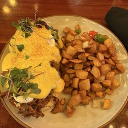 Brisket Benedict with potatoes Brisket Benedict with potatoes