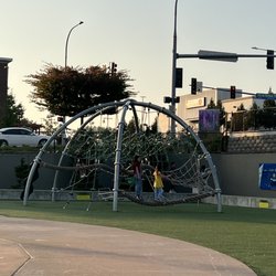 Town Square Park - Hang like a Monkey