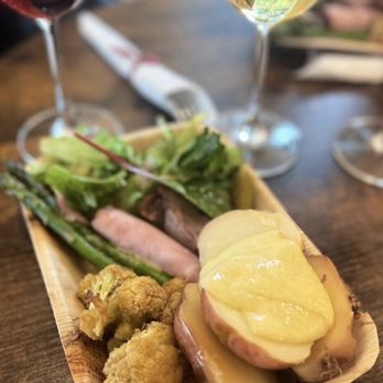 Hovey Winery - Wineries Near Me - Murphys, California