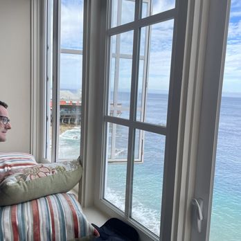 Spindrift Inn - Perfect window seat - Hotels Near Me - Monterey, California Spindrift Inn - Perfect window seat - Hotels Near Me - Monterey, California