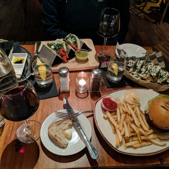 801 Restaurant & Bar - Bars Near Me - Washington, DC, District of Columbia