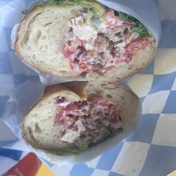 Gingham Market - Chicken sandwich - Cooking Classes Near Me - Lakewood, Ohio Gingham Market - Chicken sandwich - Cooking Classes Near Me - Lakewood, Ohio