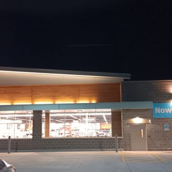 Aldi - two cars parked in front of a walmart store - Grocery Near Me - Bartonville, Illinois