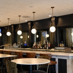 5th Street Kitchen - 5th street Bar