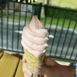 Ginther's Swirls Ice Cream - Strawberry Swirl