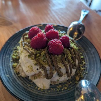 Monna Lisa Trattoria - Pavlova - Italian Near Me - Kemah, Texas Monna Lisa Trattoria - Pavlova - Italian Near Me - Kemah, Texas