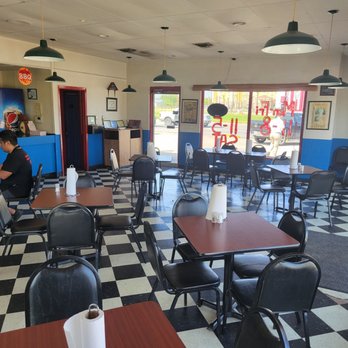 RJ BBQ - Inside 1 - Barbeque Near Me - San Angelo, Texas