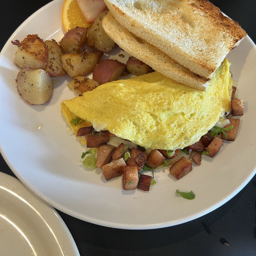 Sweet E's Cafe - Omelet - Cafes Near Me - Honolulu, Hawaii Sweet E's Cafe - Omelet - Cafes Near Me - Honolulu, Hawaii