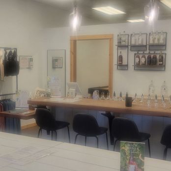 Cascade Spirits Tasting Room - Right on the main drag. Cozy place. - Beer, Wine & Spirits Near Me - Sisters, Oregon Cascade Spirits Tasting Room - Right on the main drag. Cozy place. - Beer, Wine & Spirits Near Me - Sisters, Oregon
