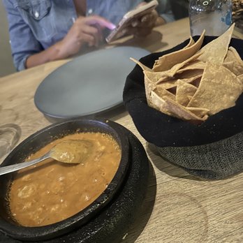 Sonora Grill - Free chips and beans - Mexican Near Me - Cancún, ROO