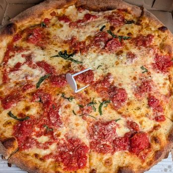 Mikes Pizza - Pizza Near Me - Amityville, New York