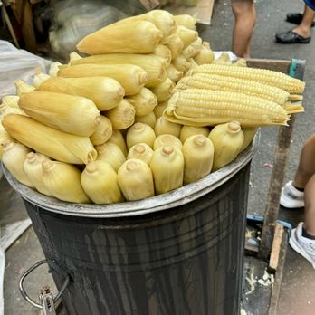 Divisoria Market - 01.03.24 street food - corn on the cob - Flea Markets Near Me