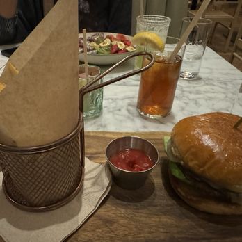 Café Fig - Big mother of bread hamburger - Cafes Near Me - Los Angeles, California